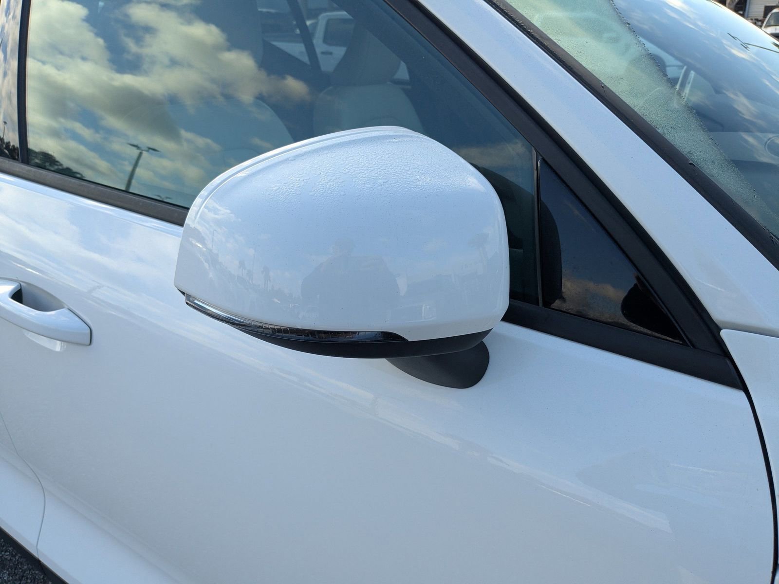 Used 2019 Volvo XC40 T5 Momentum image 12