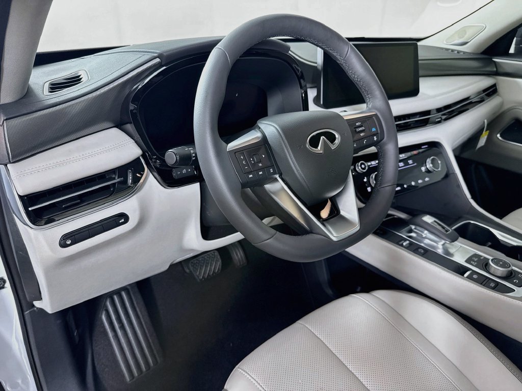 Certified 2027 INFINITI QX60 Luxe w/ Family Package FWD image 12