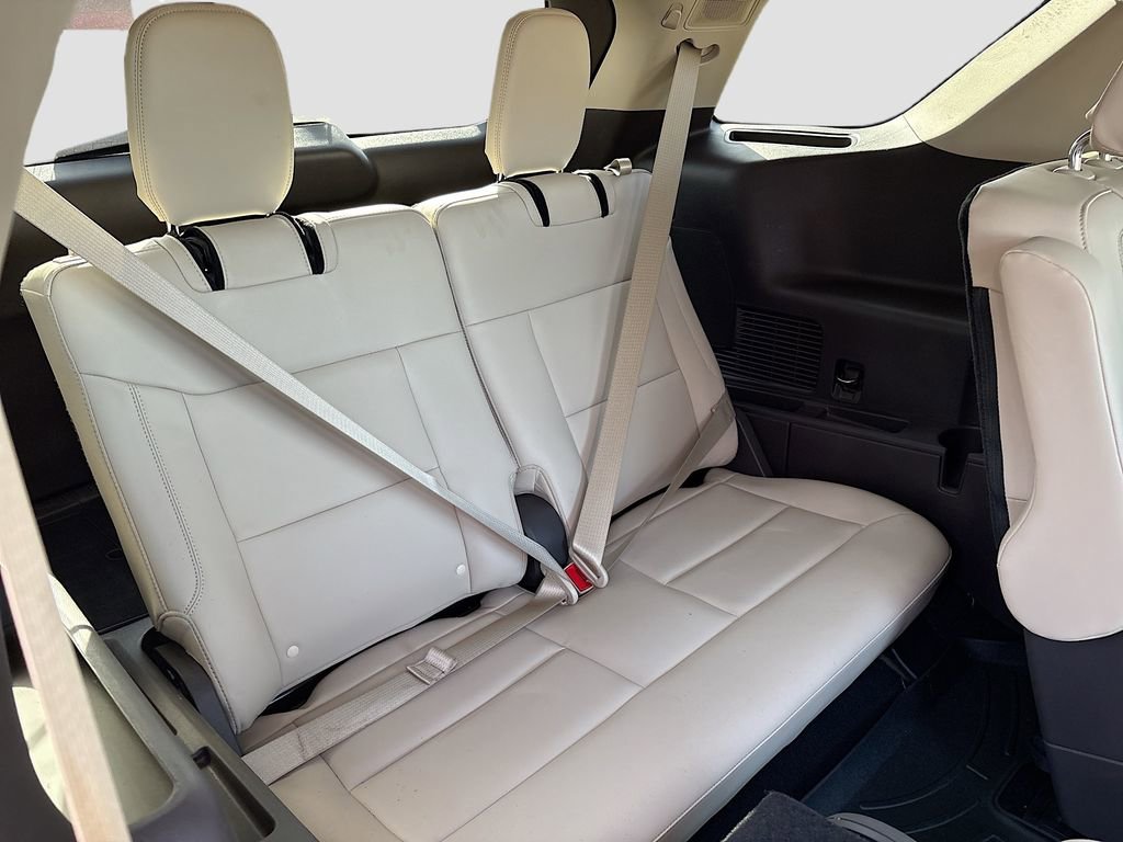 Used 2023 Ford Explorer Platinum w/ Technology Package image 29