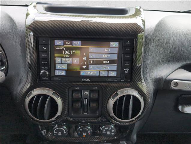 Used 2016 Jeep Wrangler Unlimited Rubicon w/ Connectivity Group AWD/4WD image 12