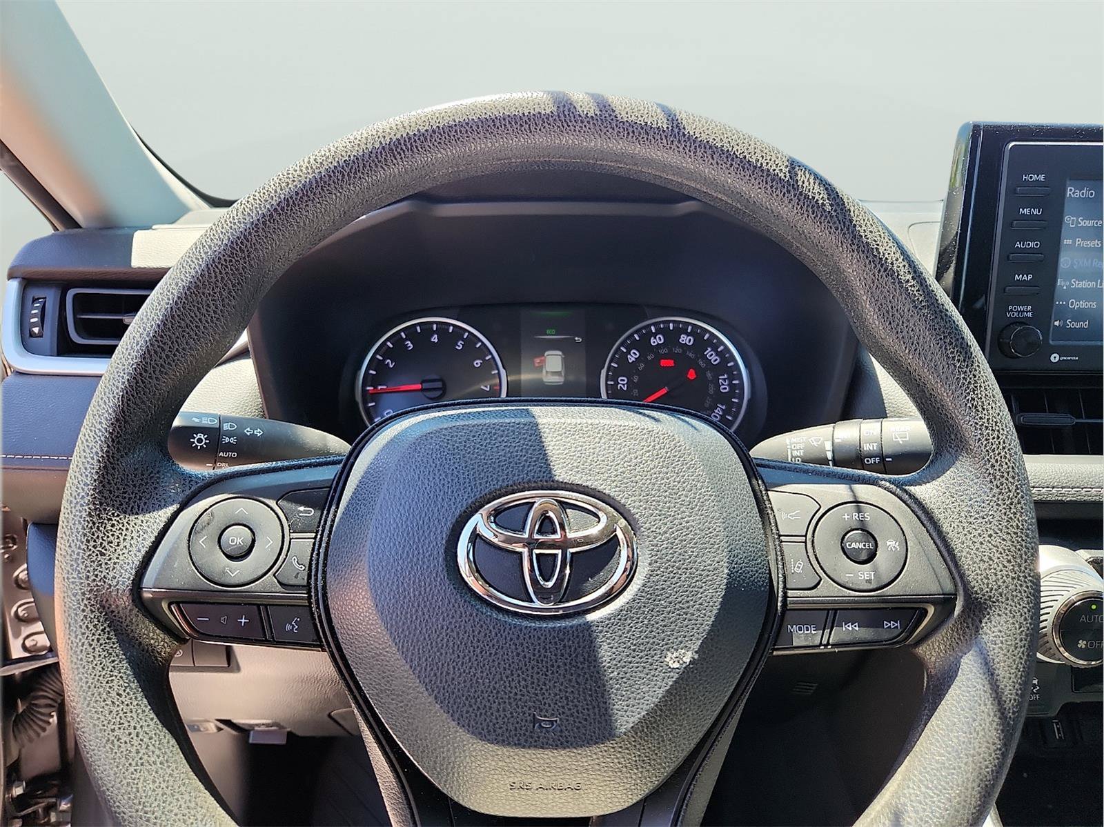 Used 2022 Toyota RAV4 XLE AWD/4WD image 12