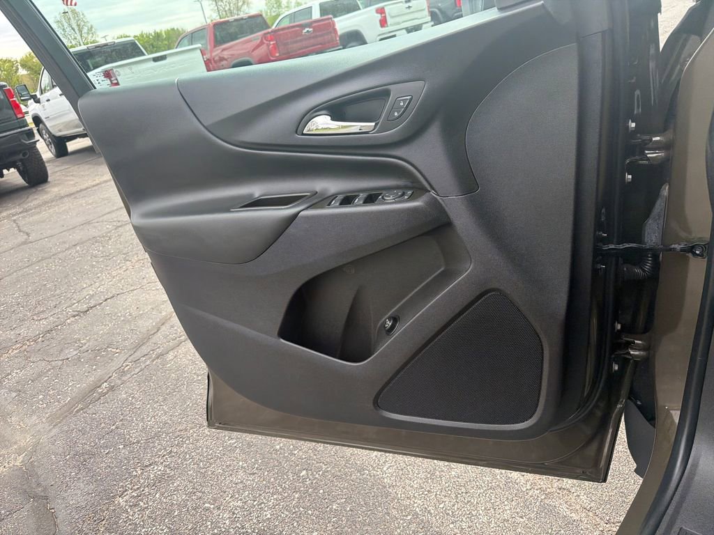 Used 2023 Chevrolet Equinox LT FWD image 12