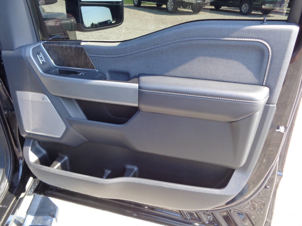 Used 2024 Ford F250 Lariat w/ Chrome Package image 64