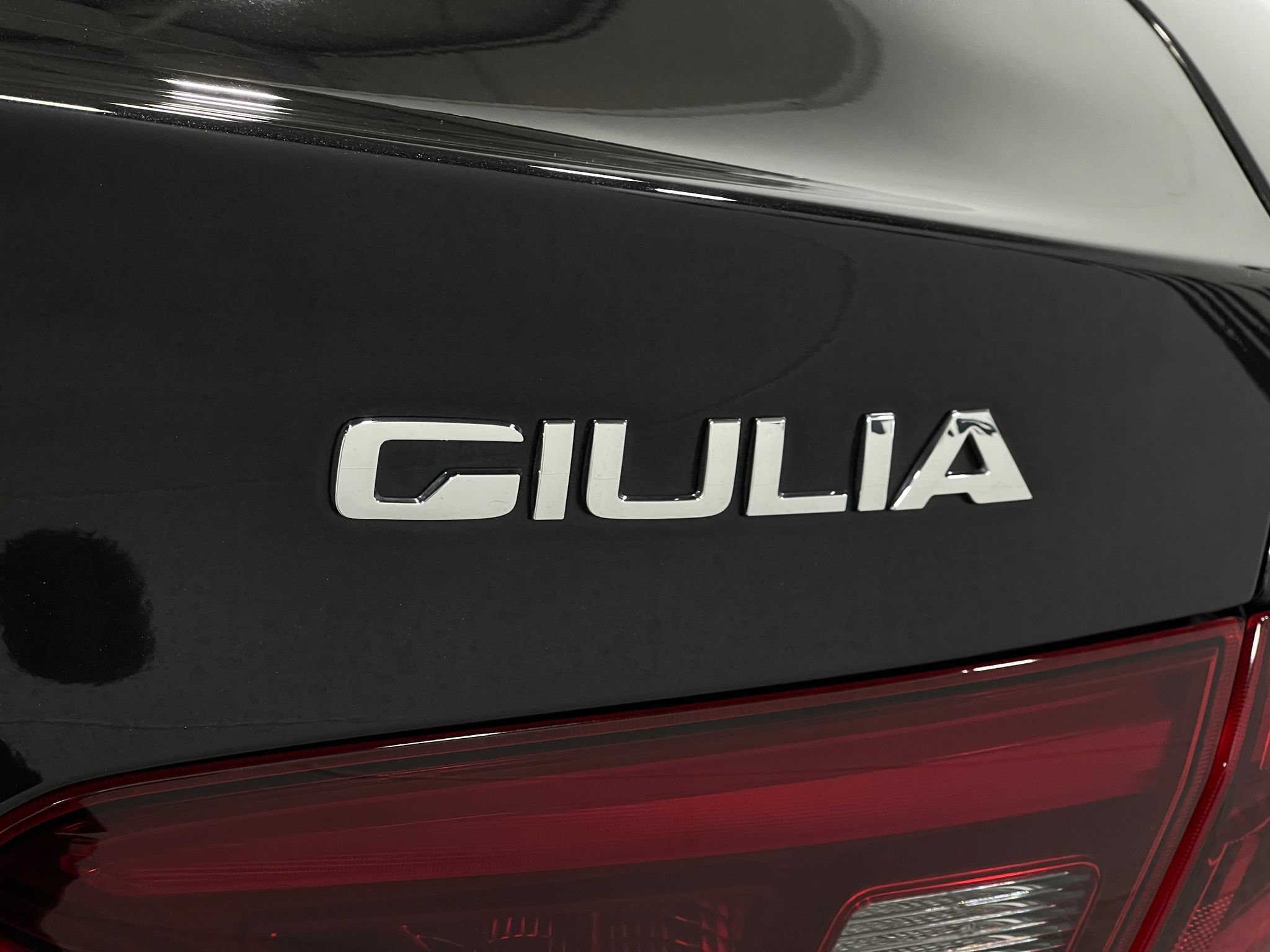 Used 2022 Alfa Romeo Giulia Ti AWD/4WD image 40