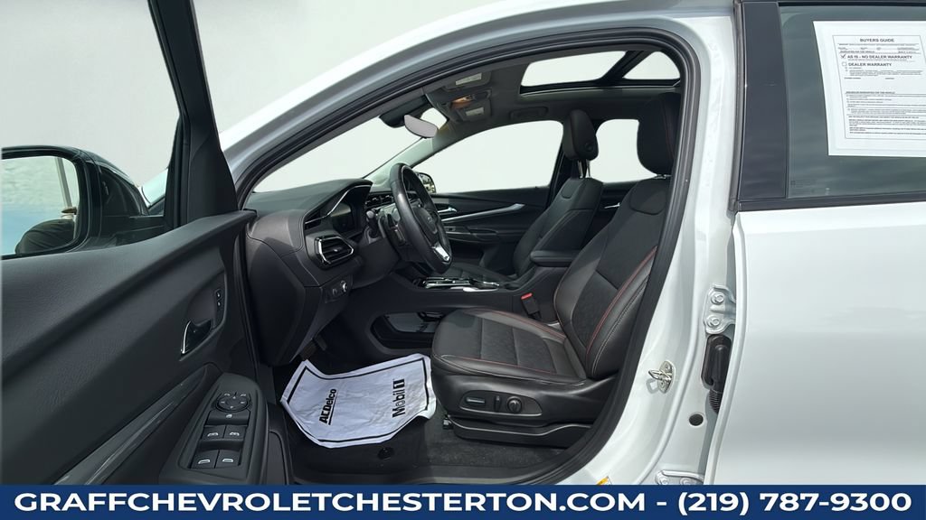Used 2023 Chevrolet Bolt EUV Premier w/ Sun & Sound Package FWD image 21