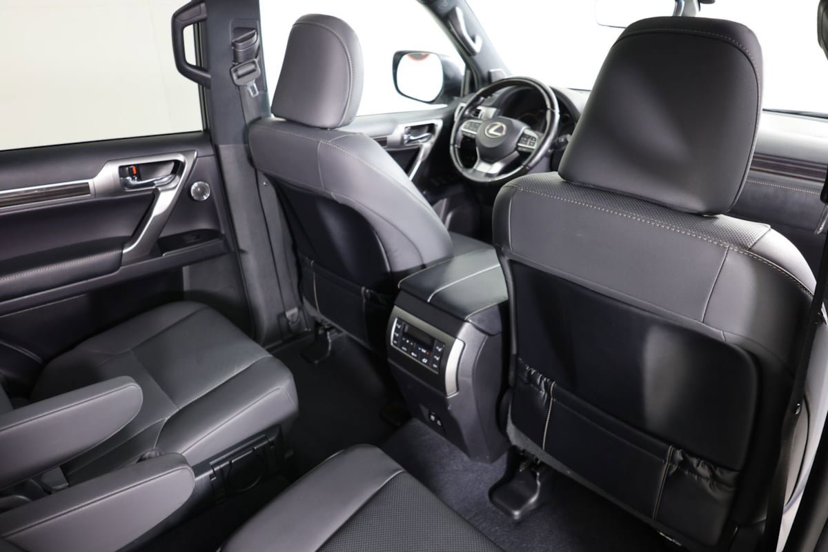 Used 2023 Lexus GX 460 Premium w/ Accessory Package AWD/4WD image 43