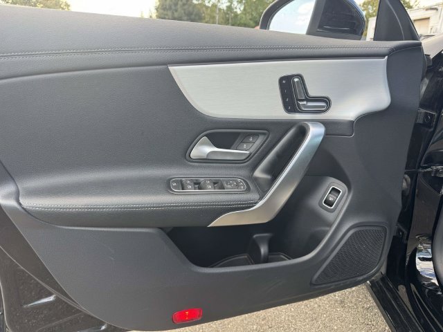 Used 2025 Mercedes-Benz CLA 250 4MATIC image 22