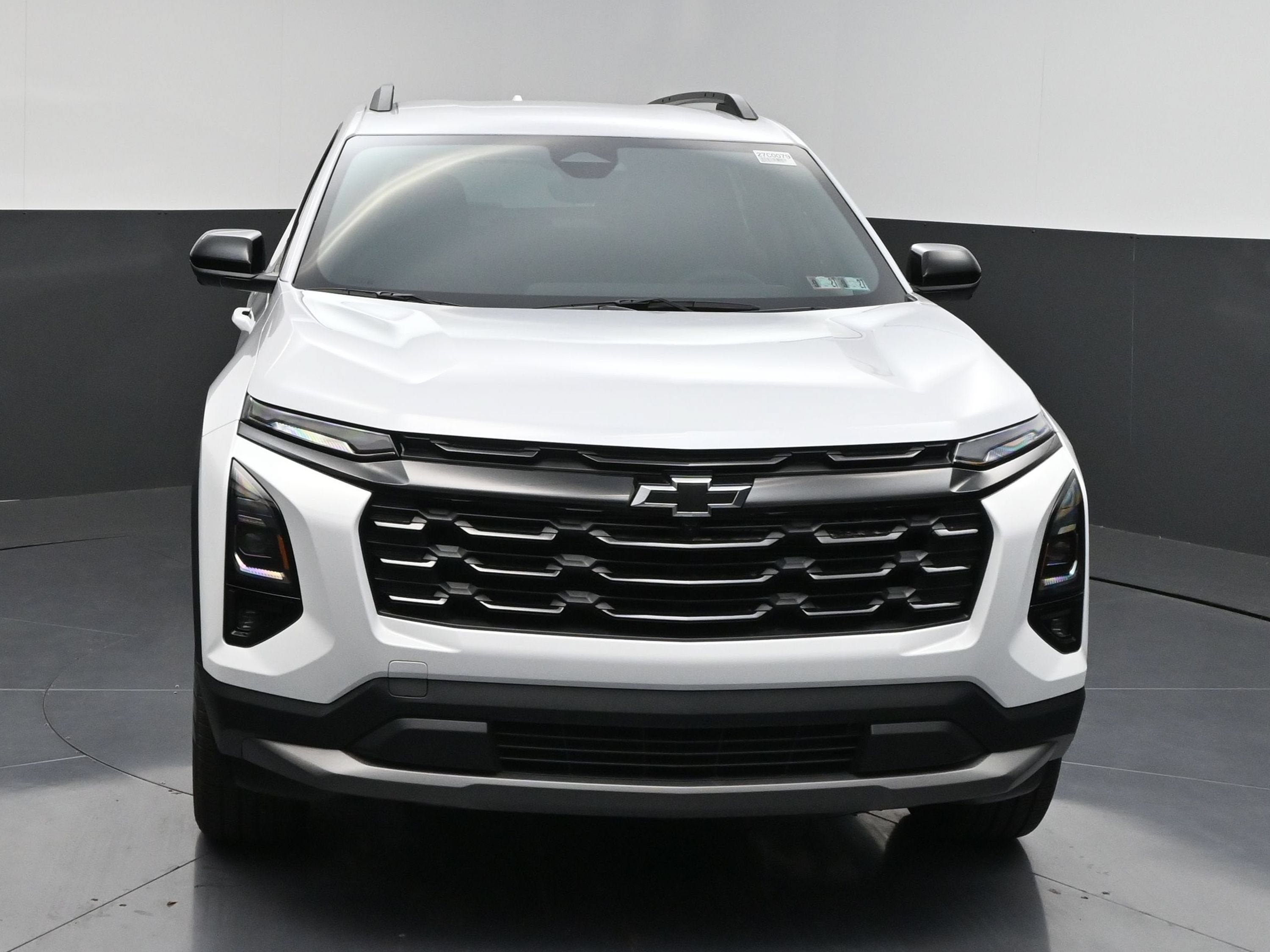 New 2027 Chevrolet Equinox LT w/ Convenience Package II FWD image 3