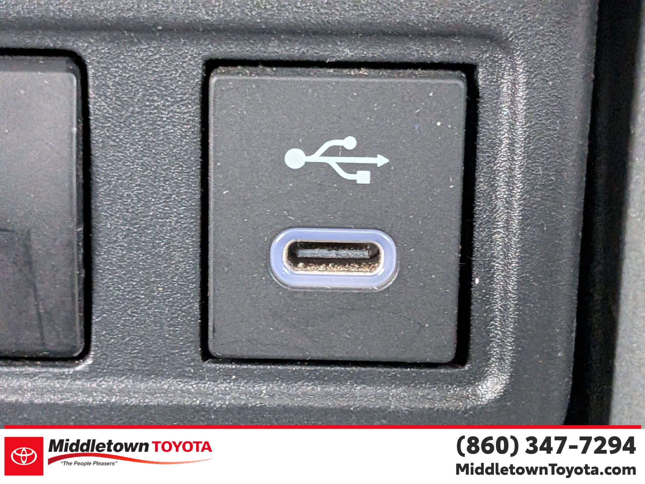 Used 2023 Toyota Corolla Cross L image 26