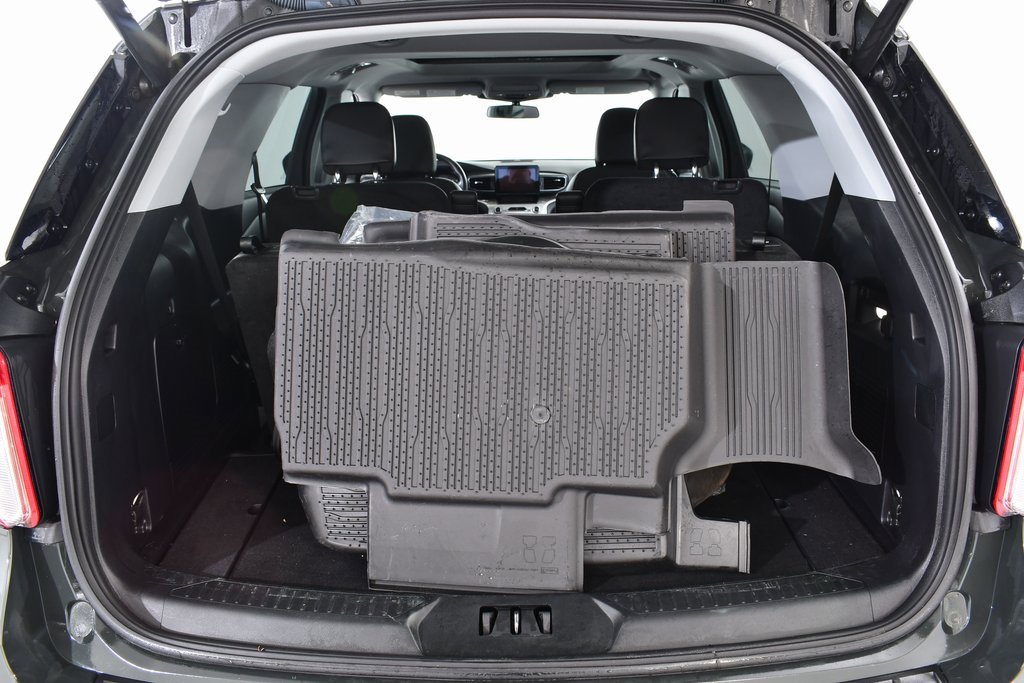 Used 2022 Ford Explorer XLT w/ Equipment Group 202A image 21