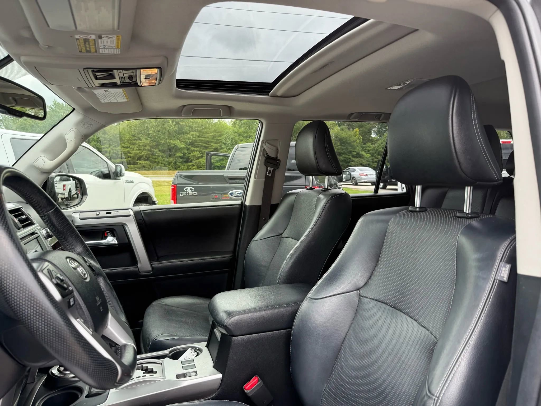 Used 2014 Toyota 4Runner Limited image 9