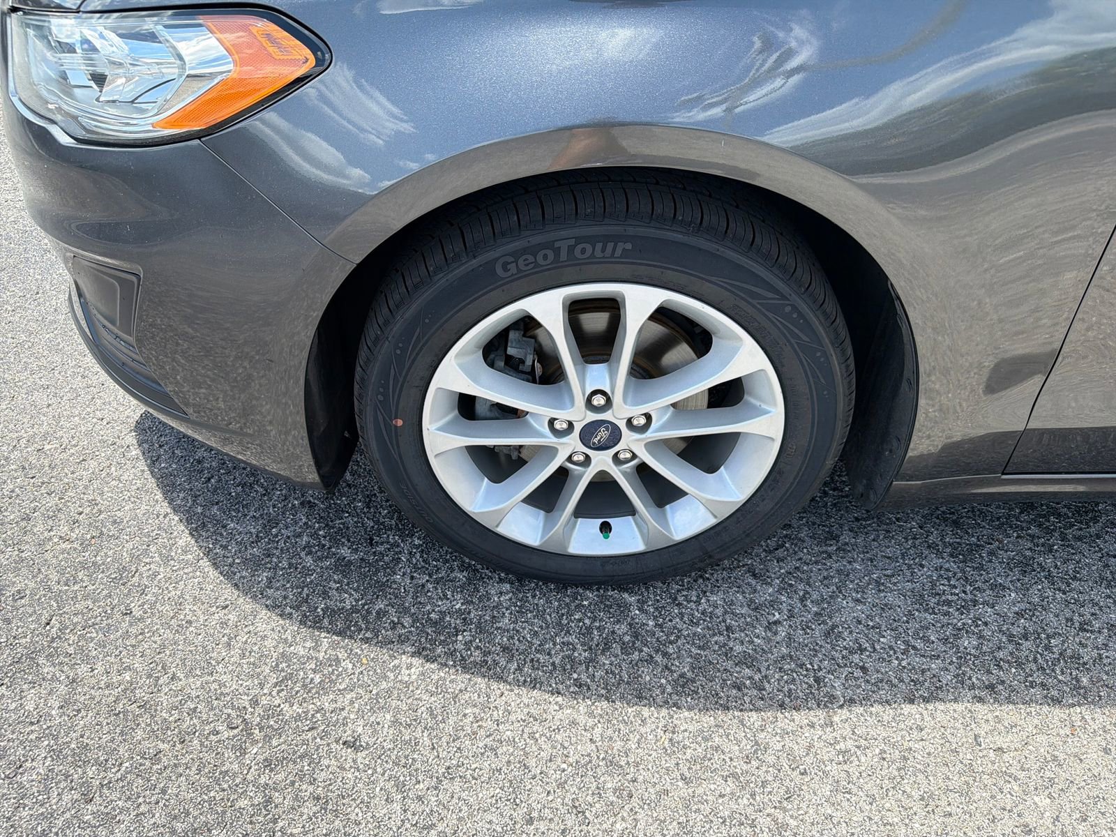 Used 2020 Ford Fusion SE FWD image 11