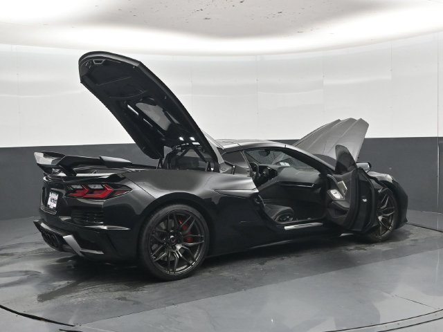 Used 2024 Chevrolet Corvette Z06 RWD image 56