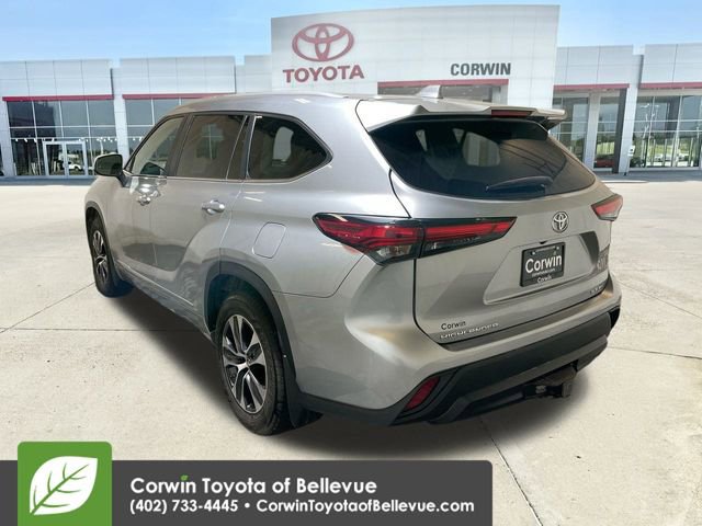 Used 2023 Toyota Highlander XLE image 6