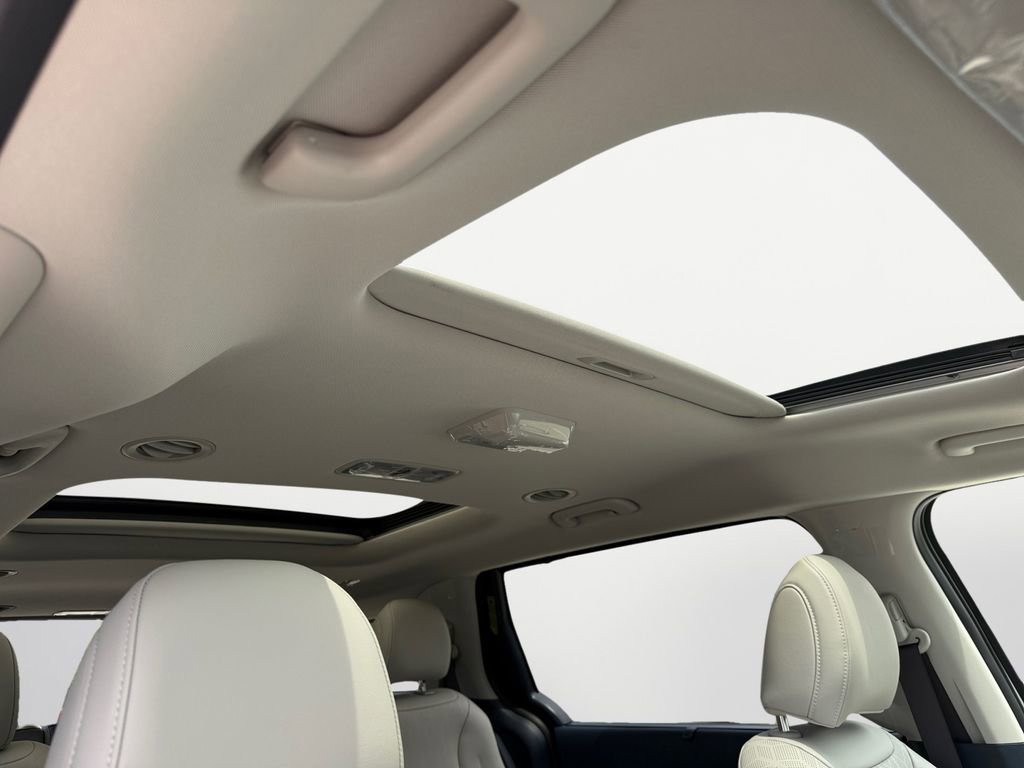 New 2026 Kia Carnival SX image 16