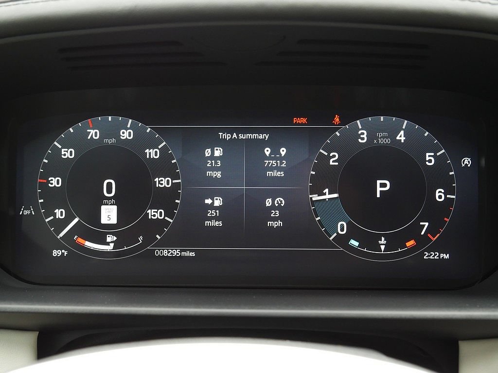Used 2025 Land Rover Discovery Metropolitan Edition AWD/4WD image 32