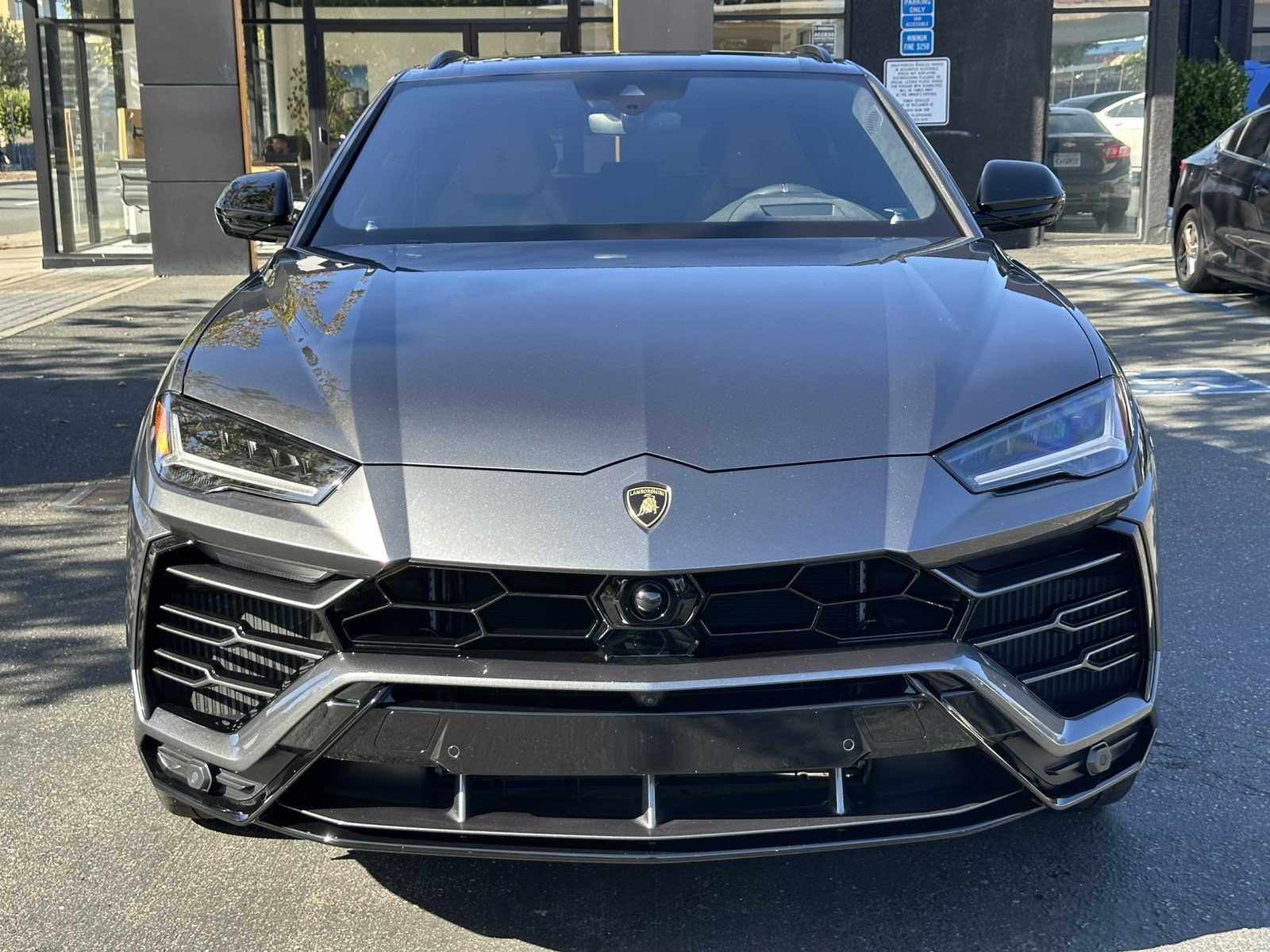 Used 2020 Lamborghini Urus AWD/4WD image 5