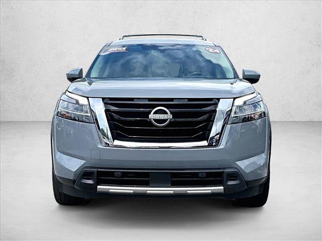 Used 2024 Nissan Pathfinder Platinum AWD/4WD image 3