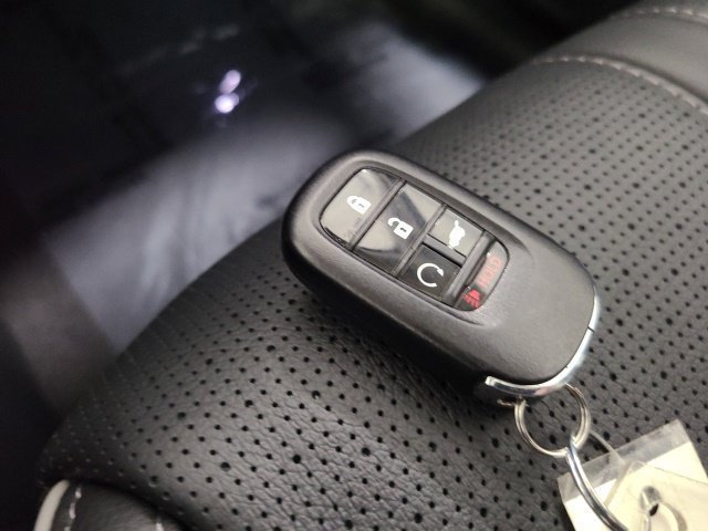 Used 2023 Honda Pilot Elite image 40