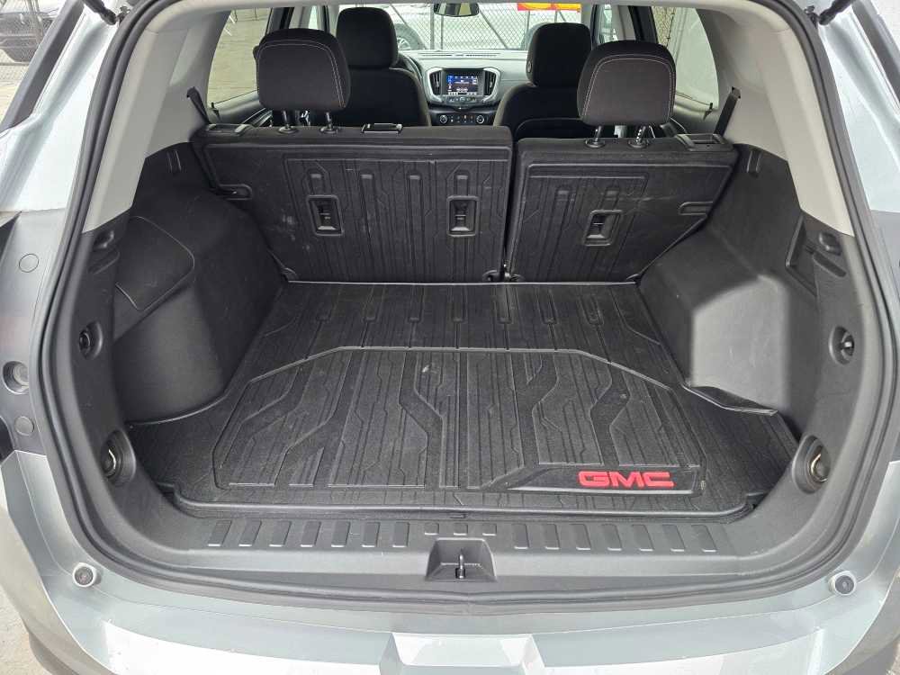 Used 2023 GMC Terrain SLE w/ LPO, Floor Liner Package image 25