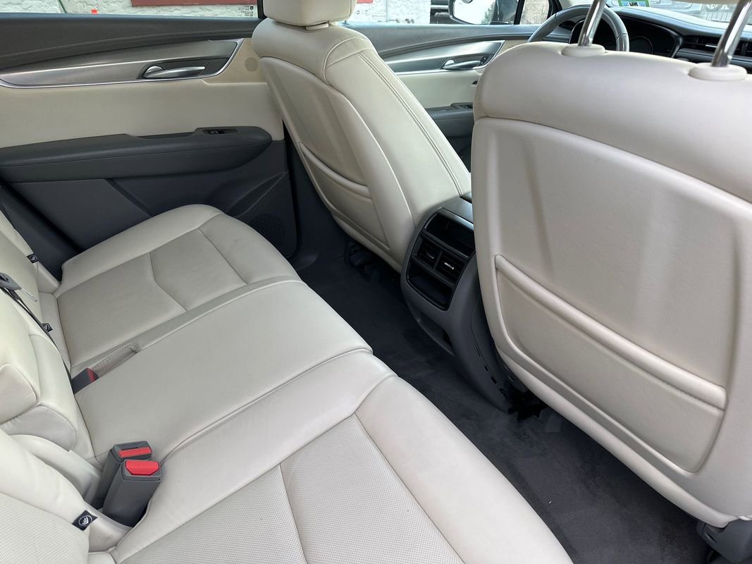 Used 2018 Cadillac XT5 Luxury w/ Driver Awareness Package image 36