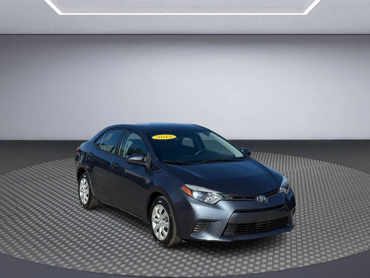 Used 2015 Toyota Corolla LE FWD image 1