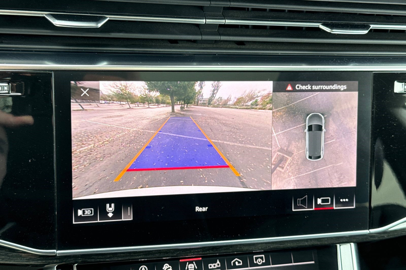 Used 2019 Audi Q8 Premium Plus w/ Premium Plus image 24