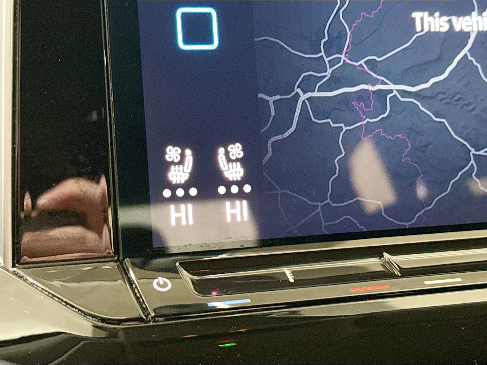 Used 2025 Volkswagen Atlas SE image 21