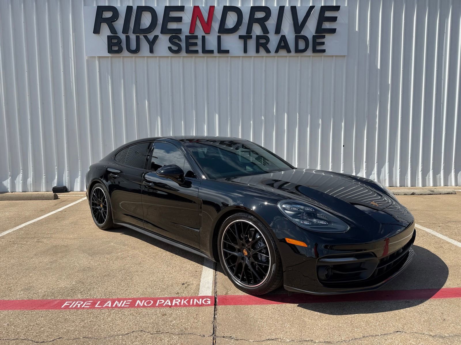 Used 2023 Porsche Panamera 4 Platinum Edition AWD/4WD image 9