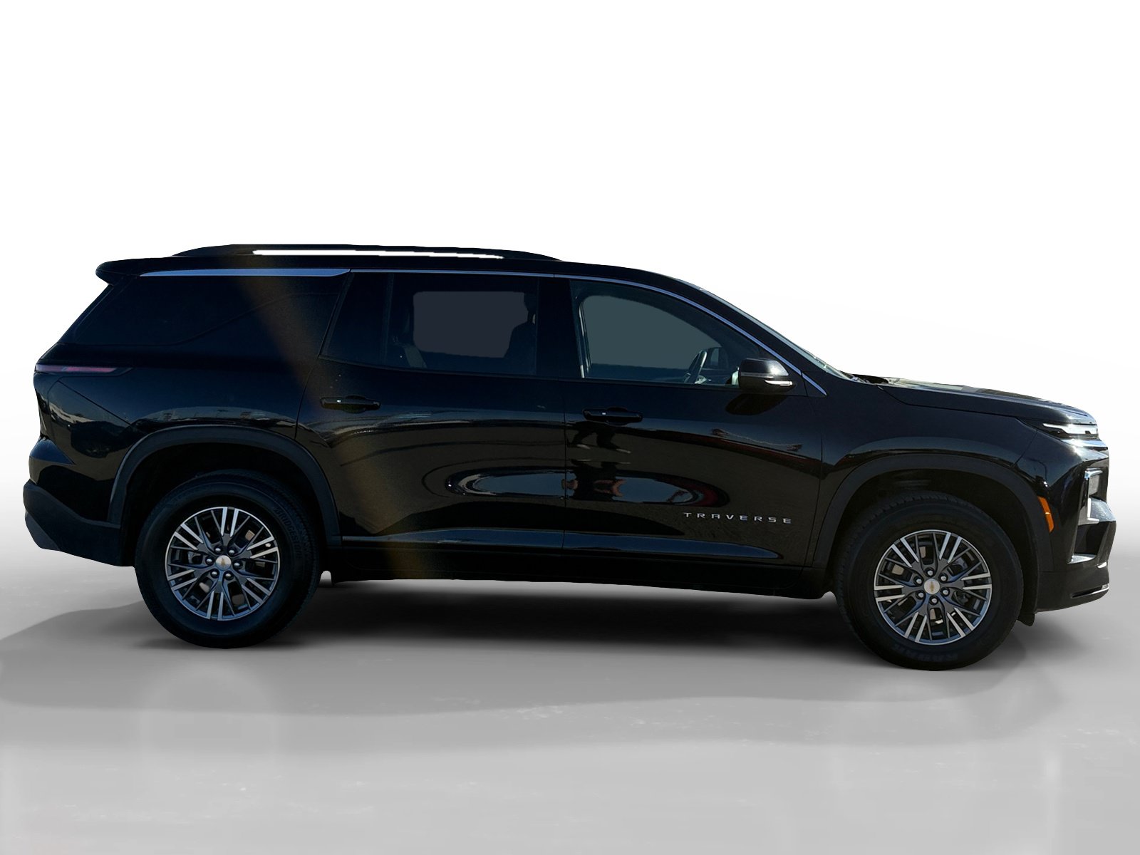 Used 2025 Chevrolet Traverse LT FWD image 6