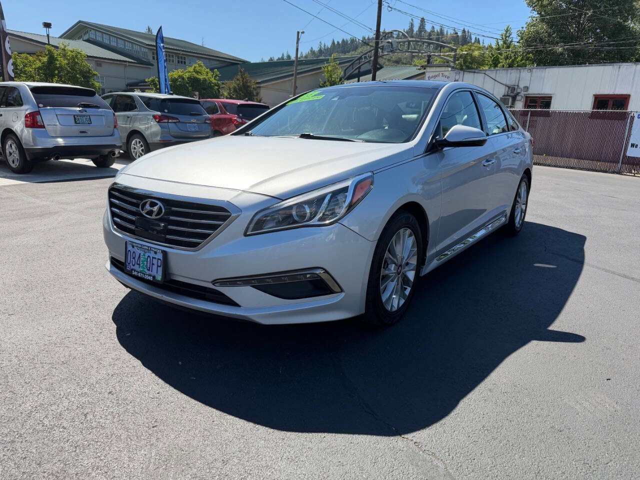 Used 2015 Hyundai Sonata Limited w/ Option Group 06 FWD image 4