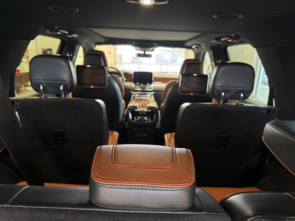 Used 2019 Lincoln Navigator L Reserve image 7