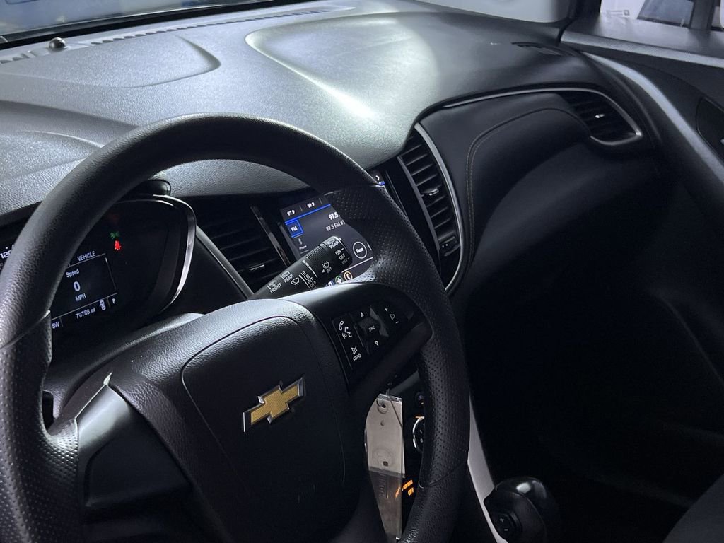 Used 2021 Chevrolet Trax LS image 25
