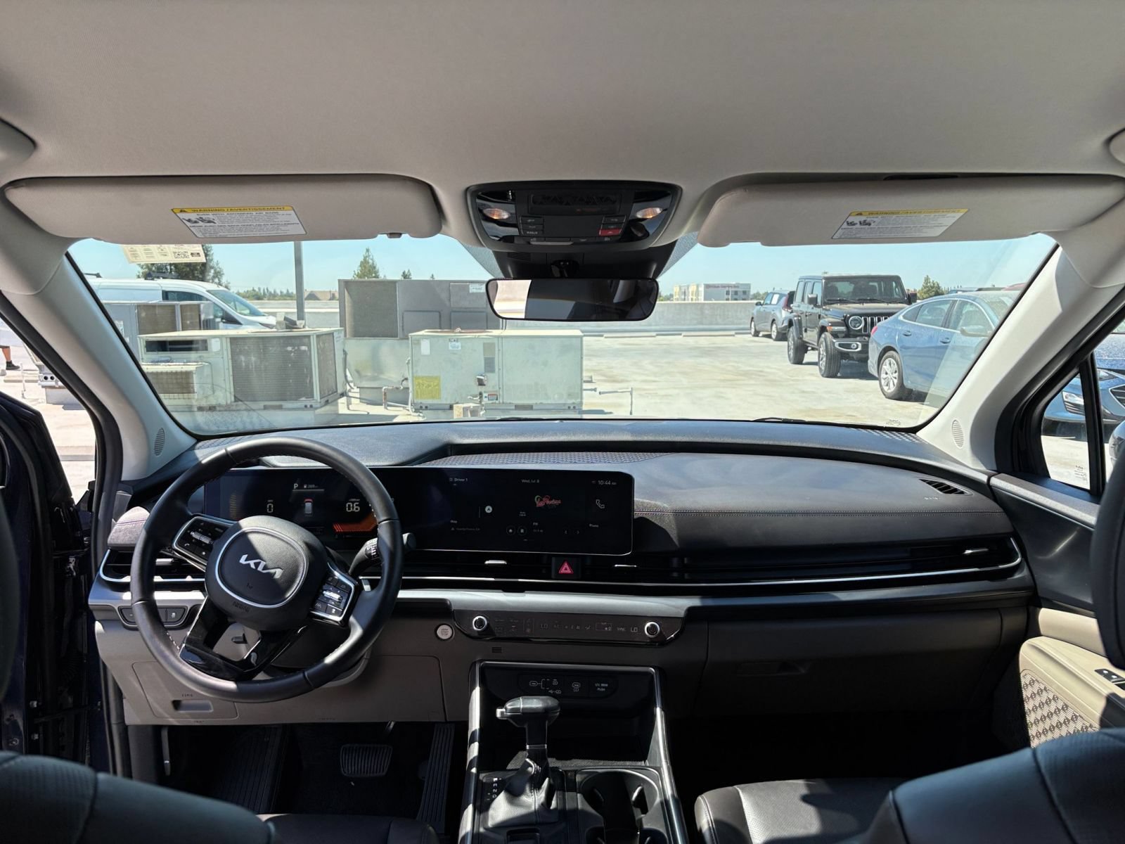 Used 2026 Kia Carnival FWD image 36