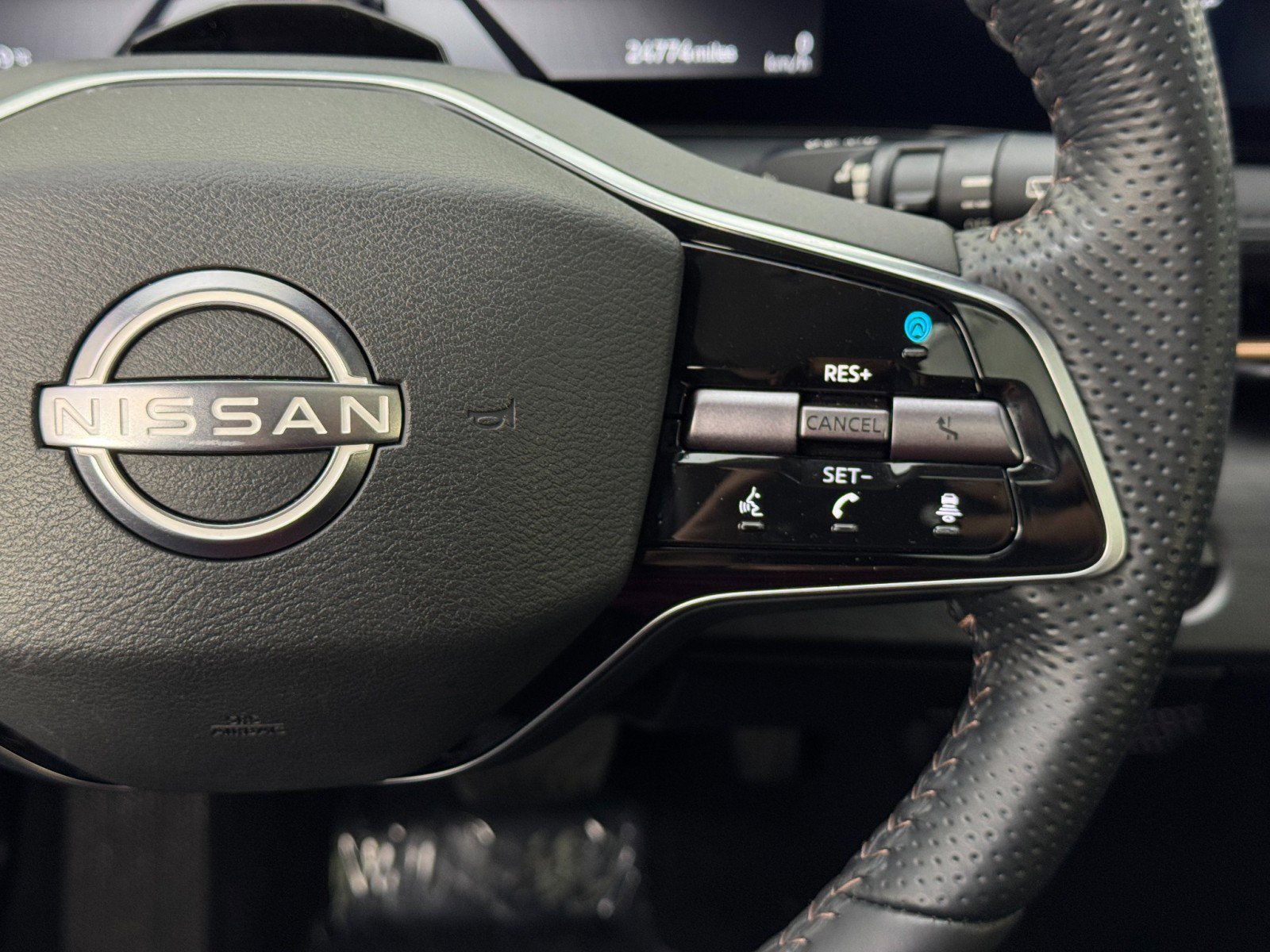 Used 2023 Nissan Ariya Premiere image 22