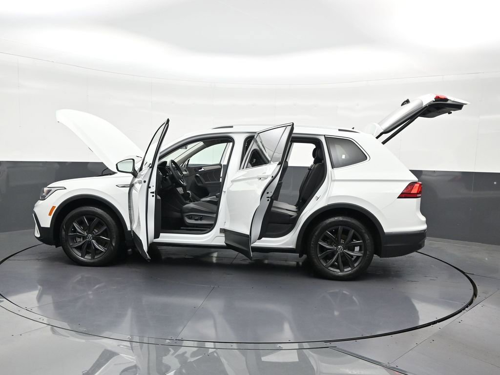 Used 2024 Volkswagen Tiguan SE FWD image 33