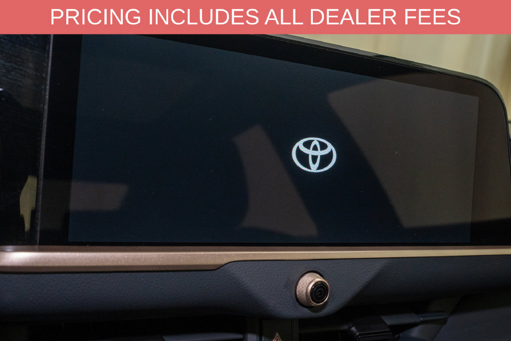 Used 2026 Toyota Crown Platinum AWD/4WD image 15