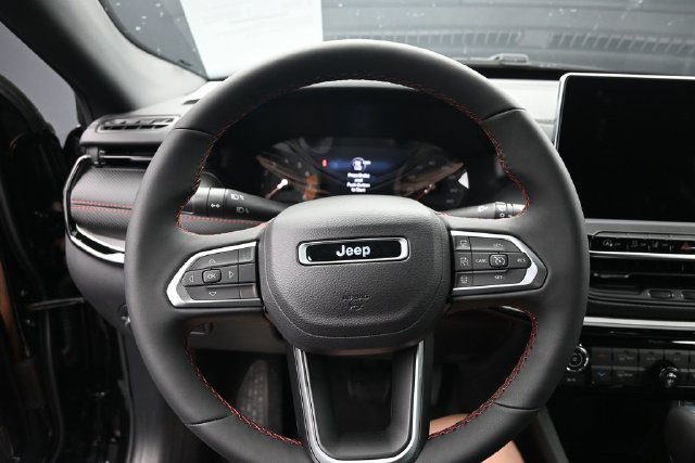 New 2026 Jeep Compass Trailhawk w/ Trailer Tow Group AWD/4WD image 18