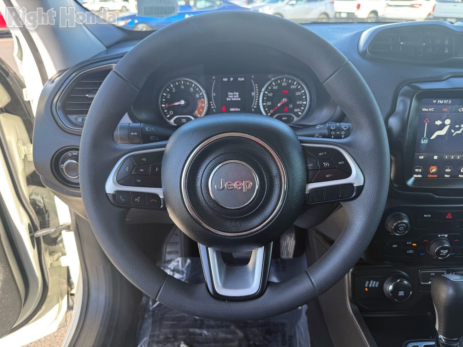 Used 2023 Jeep Renegade Latitude image 16