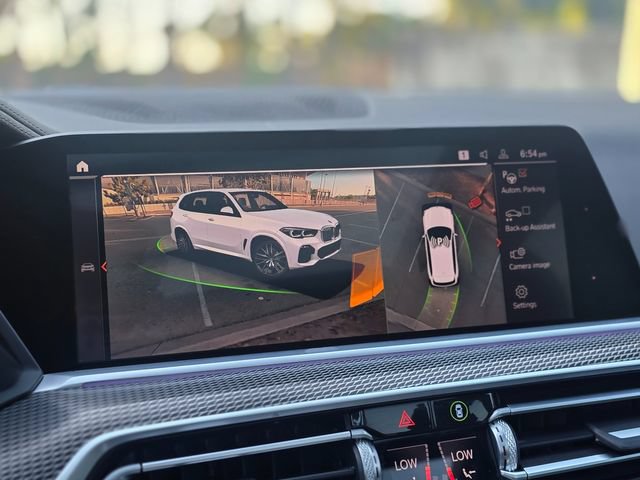 Used 2020 BMW X5 M50i w/ Parking Assistance Package AWD/4WD image 36