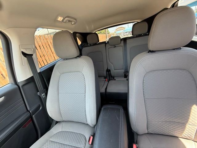 Used 2022 Ford Escape SE w/ SE Sport Appearance Package image 16