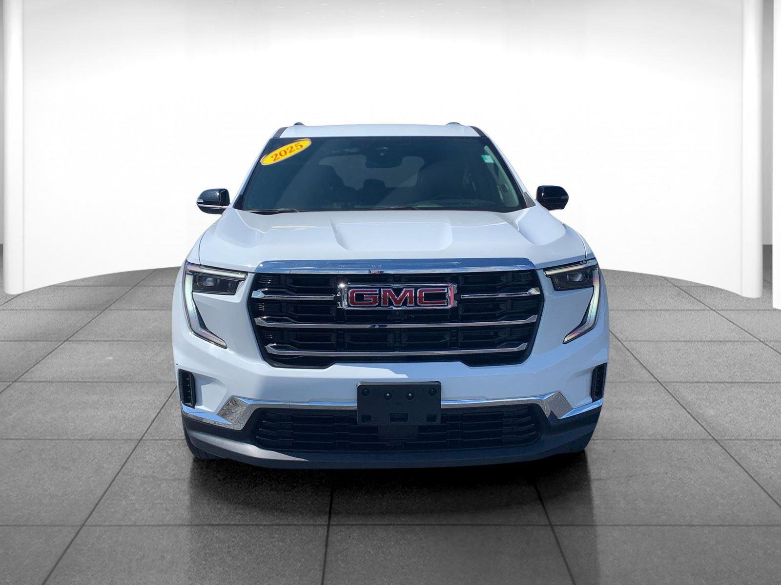 Used 2025 GMC Acadia Elevation image 2