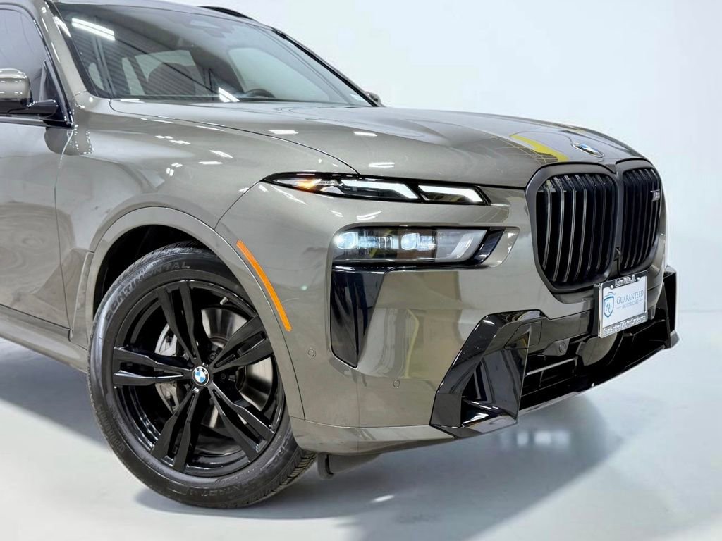 Used 2025 BMW X7 xDrive40i w/ M Sport Package AWD/4WD image 6
