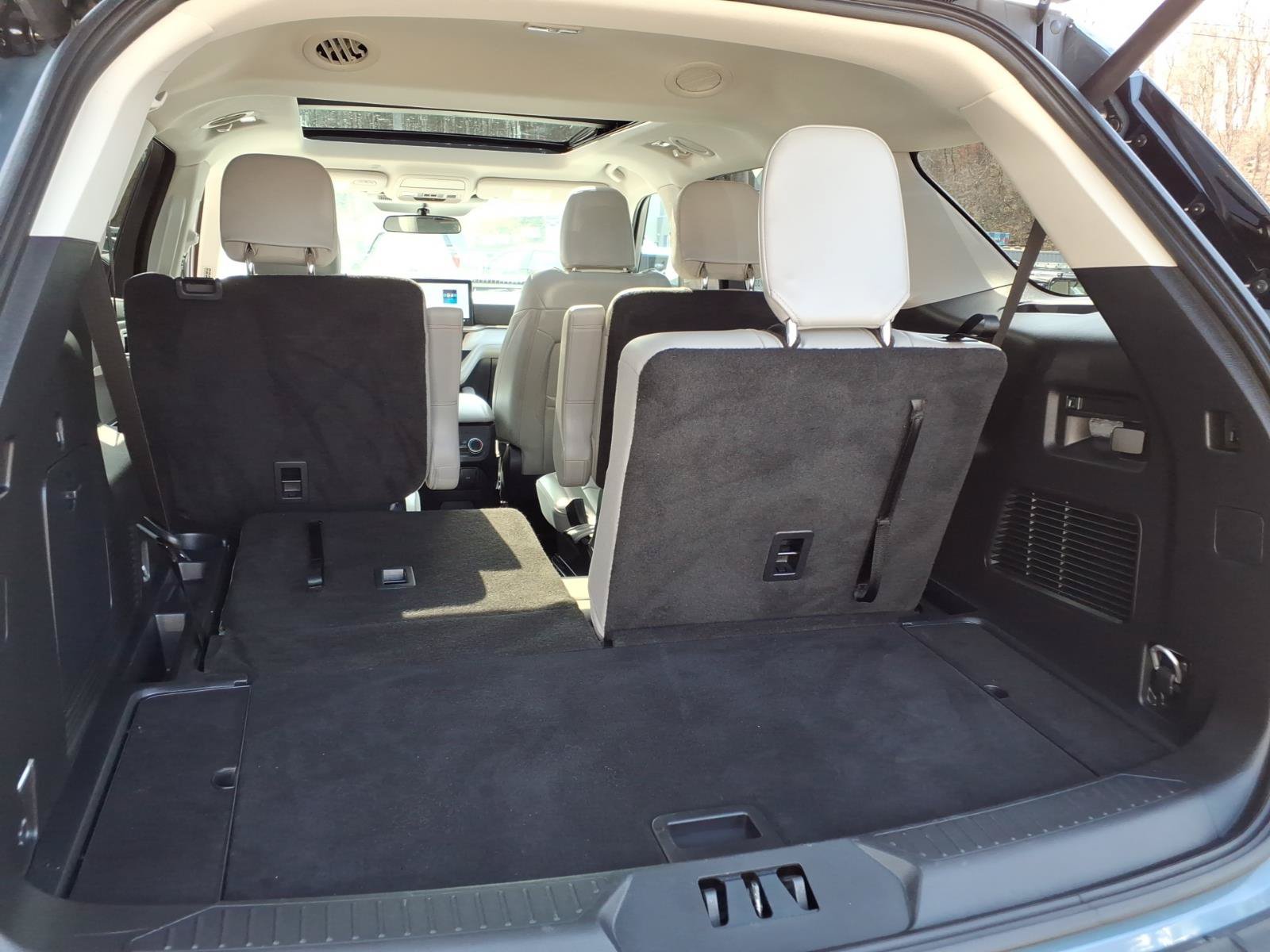 Certified 2025 Ford Explorer Active w/ Active Comfort Package AWD/4WD image 27