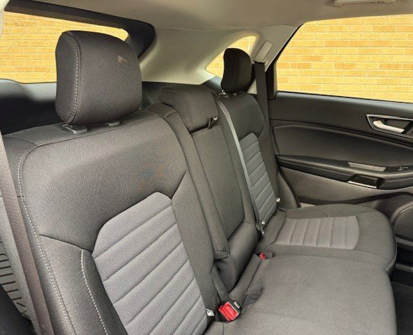 Used 2021 Ford Edge SE image 27