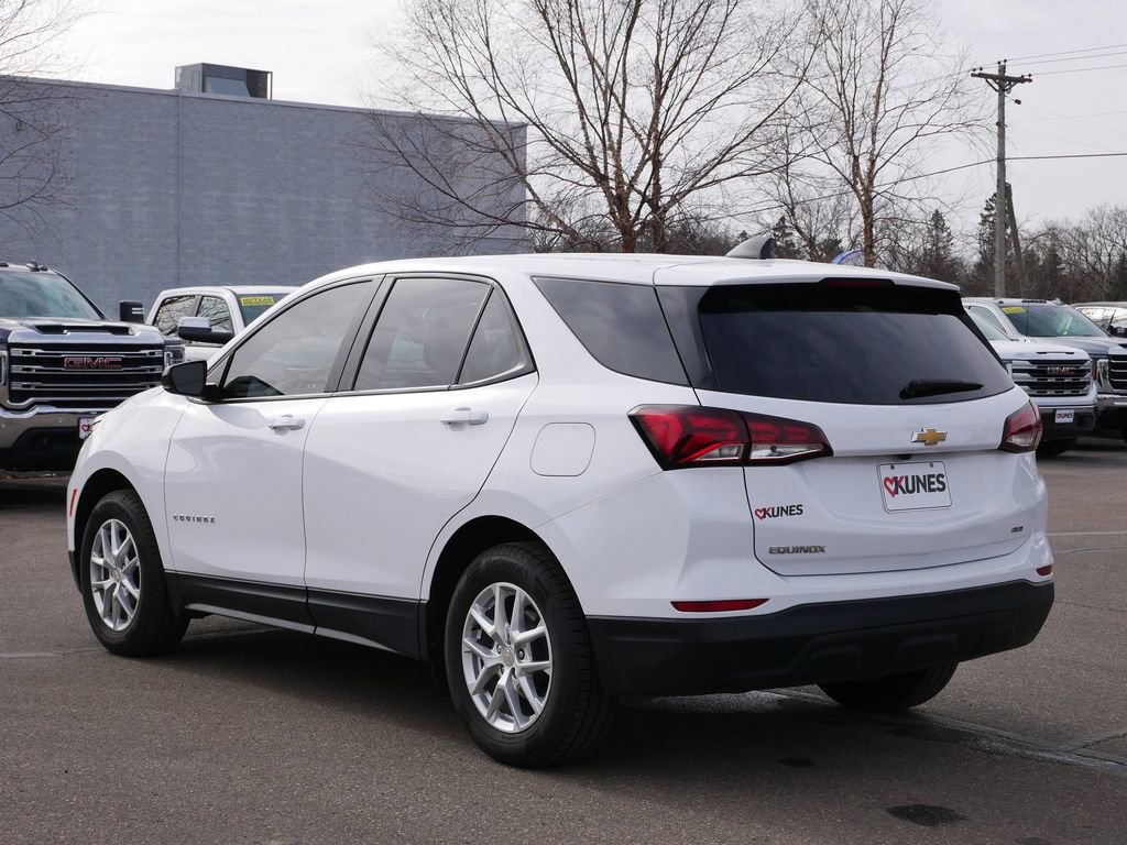 Used 2023 Chevrolet Equinox LS w/ LS Convenience Package image 5