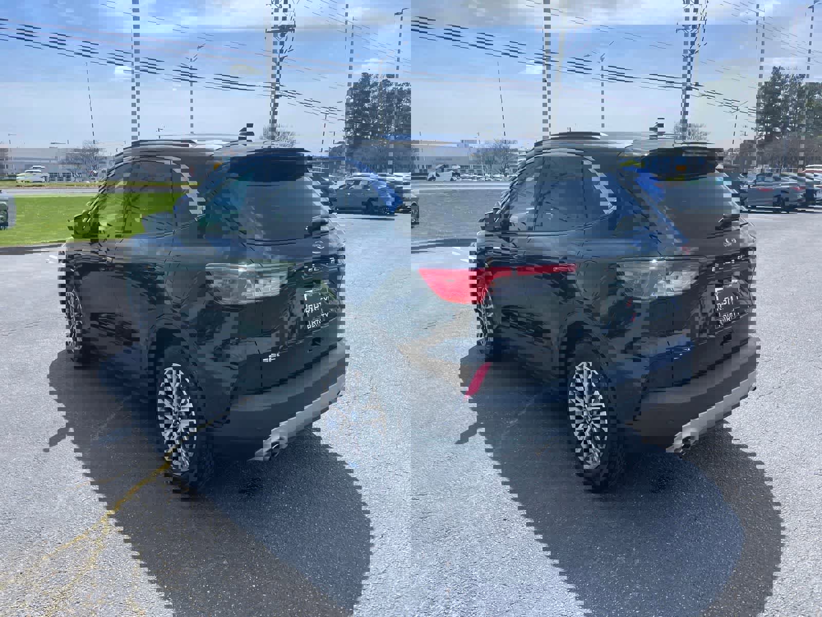 Used 2021 Ford Escape SEL w/ Technology Package image 3