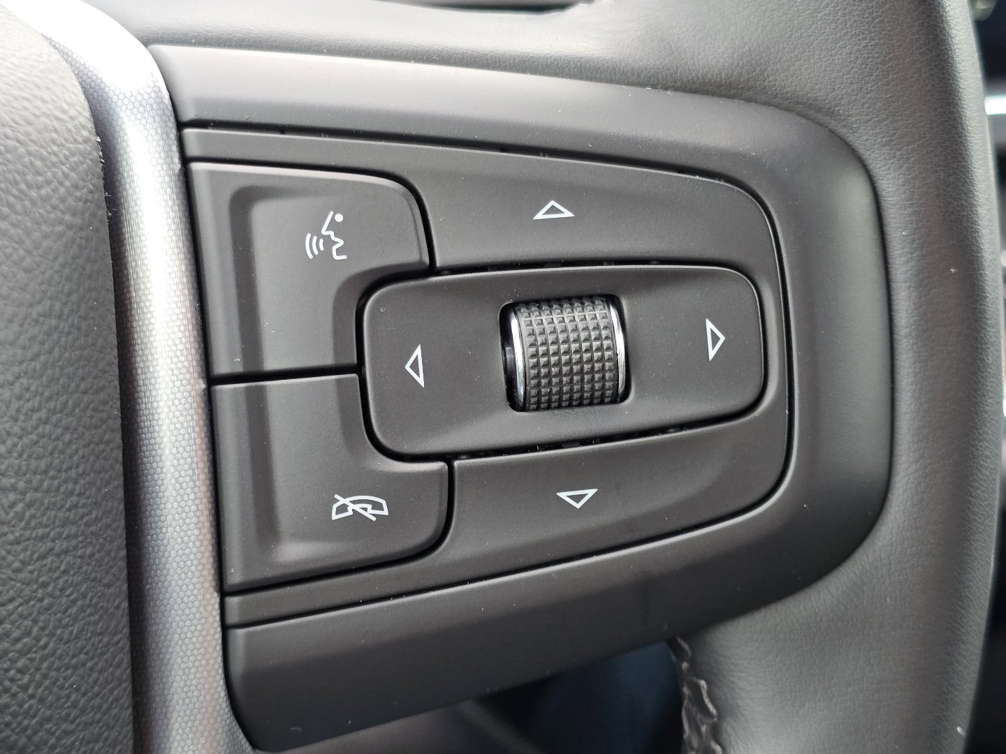 Used 2024 GMC Sierra 1500 Elevation image 12