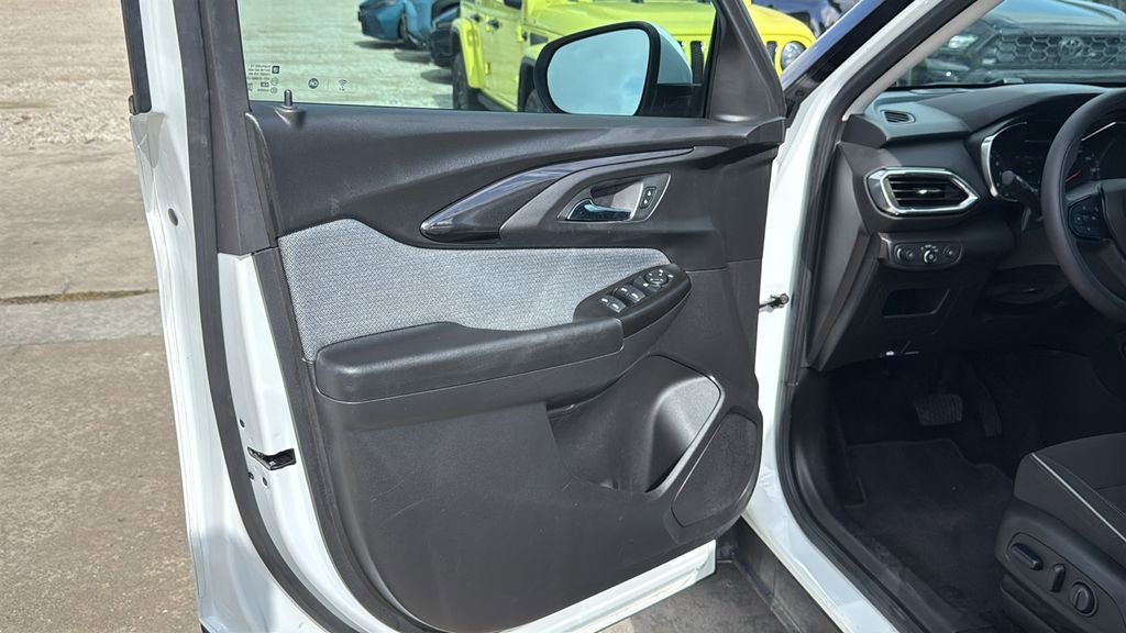 Used 2022 Chevrolet TrailBlazer LT image 12
