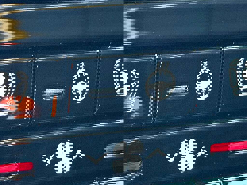 New 2025 Jeep Grand Cherokee L Limited w/ Luxury Tech Group II image 29